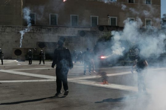 Δύο συλλήψεις για μολότοφ μετά το μαθητικό συλλαλητήριο στο Σύνταγμα
