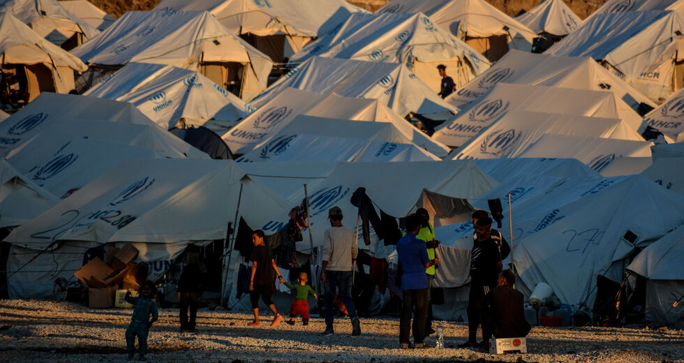 Μεταφέρουν ευάλωτους στις λάσπες του Καρά Τεπέ