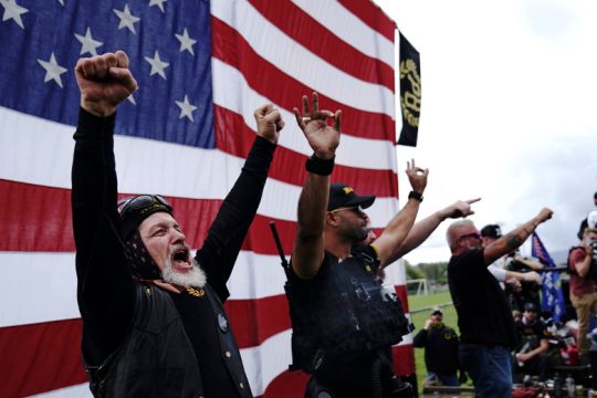 ΗΠΑ: Σύλληψη ακροδεξιού της ομάδας Proud Boys για απειλή με όπλο κατά διαδηλωτών
