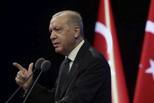 Τουρκία: Νόμος ενισχύει τον έλεγχο στα μέσα κοινωνικής δικτύωσης