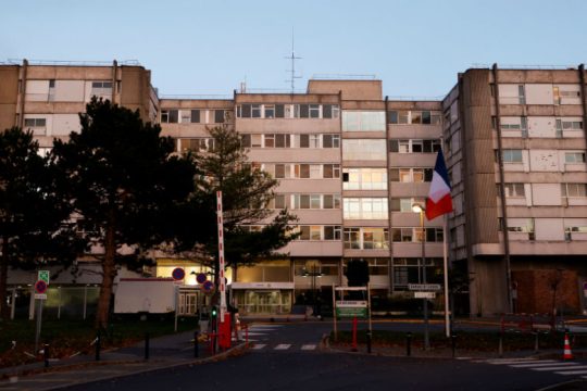 Συναγερμός στη Γαλλία μετά τα 45.000 νέα κρούσματα