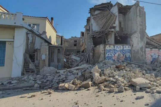 Νεκροί, τραυματίες και ζημιές από τα 6,7 Ρίχτερ