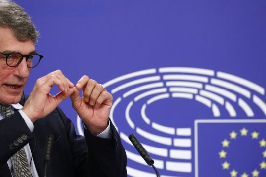 Nα σταματήσει την αντιπαράθεση με τη Γαλλία ζητά από τον Ερντογάν ο Σασόλι