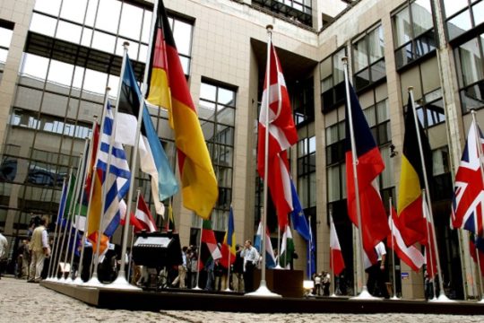 Ευρωκοινοβούλιο: Ζητά αυστηρές ρυθμίσεις για τους γίγαντες της ψηφιακής τεχνολογίας