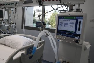 Σφίγγει περισσότερο η θηλιά μετά τα χθεσινά 1.547 νέα κρούσματα