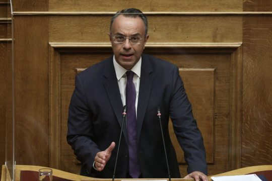 «Απολογία» Σταϊκούρα για το πτωχευτικό ν/σ με πυρά κατά του ΣΥΡΙΖΑ