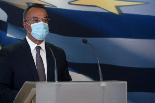 Στις αγορές ξανά για 2 δισ. ευρώ