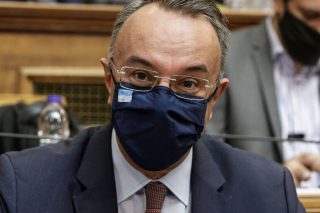 Αναδίπλωση για το ακατάσχετο