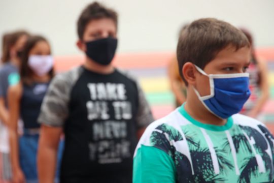 Οδηγίες ζητά το Yπ. Παιδείας για τη χρήση μάσκας στα σχολεία