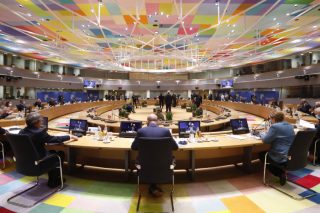 Ξεκάθαρη στήριξη προσδοκά η Αθήνα από τη σύνοδο