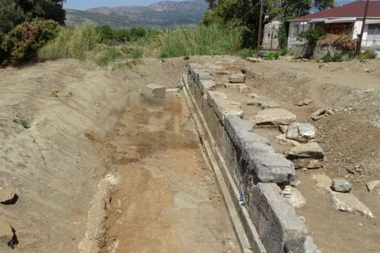 Το τείχος της αρχαίας Αμβρακίας αποκαλύπτεται