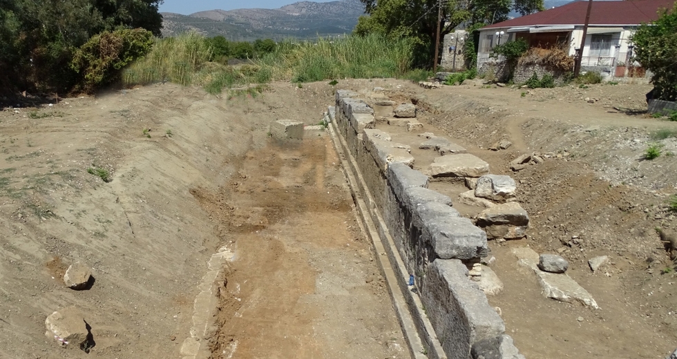 Το τείχος της αρχαίας Αμβρακίας αποκαλύπτεται