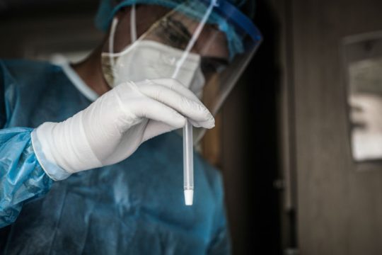 Η λίστα με τις Λέσχες Φιλίας που θα πραγματοποιούνται τα γρήγορα τεστ Covid-19