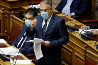 Αφαιρείται ο κόφτης του εισοδηματικού κριτηρίου για την απόκτηση ιθαγένειας