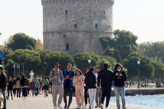 Αυστηρές συστάσεις σε Θεσσαλονικείς και Σερραίους μετά τη σύσκεψη υπό Χαρδαλιά