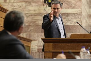 Ποιος θα μας προστατέψει από τους προστάτες της α΄ κατοικίας;