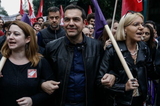 Ο Αλέξης Τσίπρας στη συγκέντρωση έξω από το Εφετείο