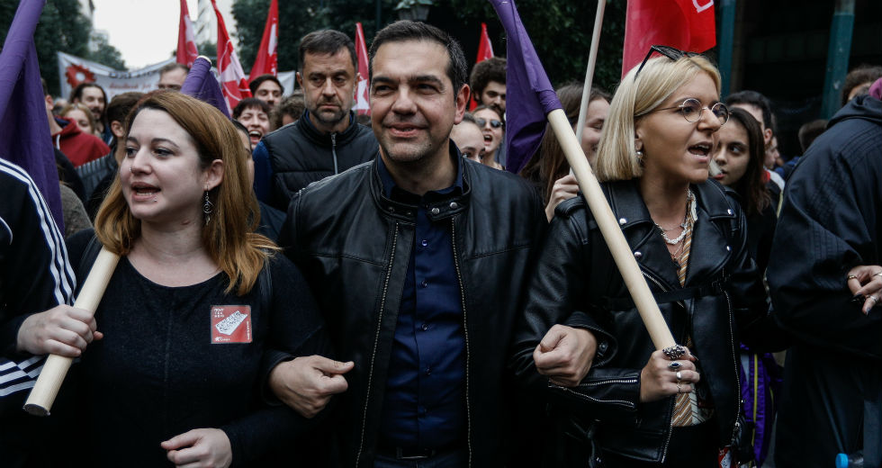 Ο Αλέξης Τσίπρας στη συγκέντρωση έξω από το Εφετείο