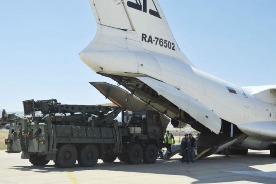 Αμερικανικές προειδοποιήσεις στην Άγκυρα για τους S-400