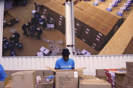Η UNICEF «θωρακίζεται» με σύριγγες εν αναμονή του εμβολίου για την covid-19