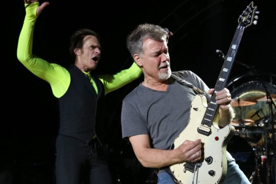 Πέθανε ο θρυλικός κιθαρίστας της rock Eddie Van Halen