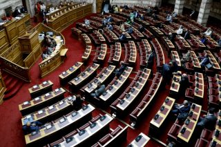 Πυρ ομαδόν της αντιπολίτευσης για τη στάση της αστυνομίας