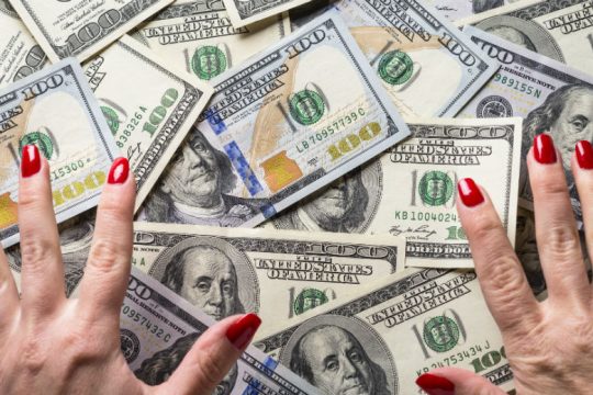 Οι δισεκατομμυριούχοι θα αυξηθούν κατά 25% μέσα στα επόμενα πέντε χρόνια - Μπορεί να γίνουν 4.000