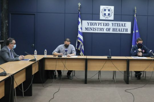 Με συστάσεις και «καμπανάκια» αντιμετωπίζουν την επέλαση της πανδημίας