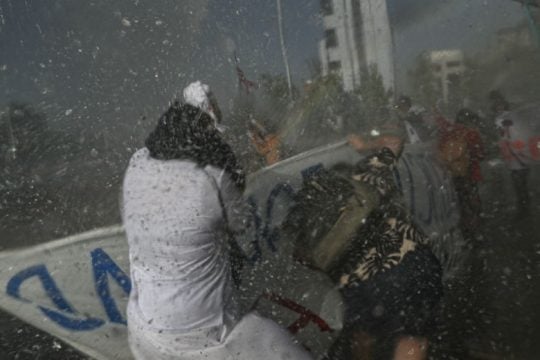 Άγρια καταστολή διαδηλωτών λίγο πριν το δημοψήφισμα στη Χιλή
