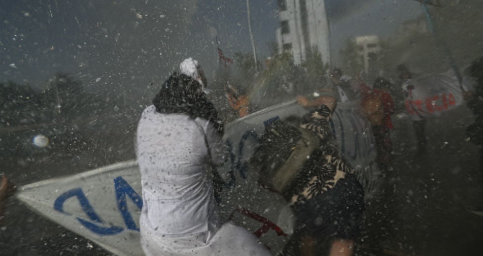 Άγρια καταστολή διαδηλωτών λίγο πριν το δημοψήφισμα στη Χιλή