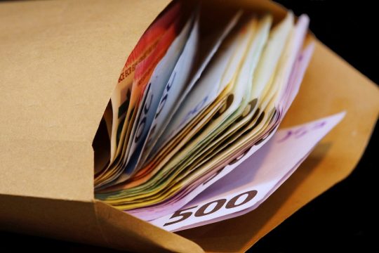 Ενα πρόχειρο διαγώνισμα με θέμα τη διαφθορά