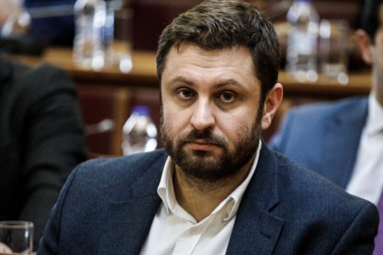 Ξηλώνοντας το πουλόβερ του ναζισμού