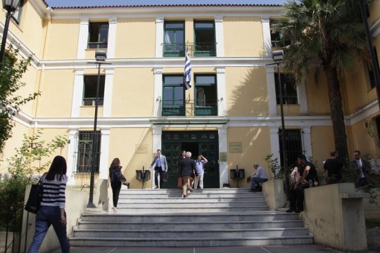 Εισαγγελική παρέμβαση για βίντεο και δημοσιεύματα που αμφισβητούν την πανδημία