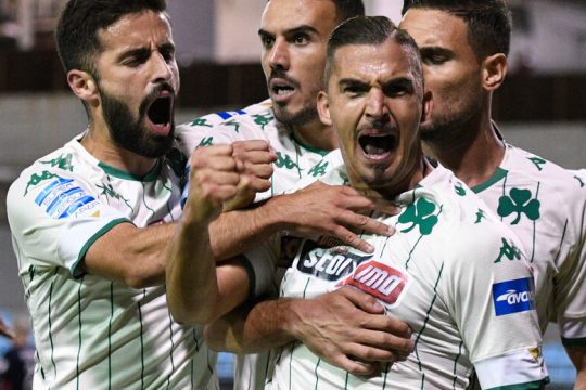 Εσπασε το ρόδι με ρεσιτάλ Καρλίτος