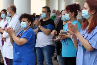 Δεν ακούν τις κραυγές αγωνίας, μόνο τα αγωνιστικά καλέσματα