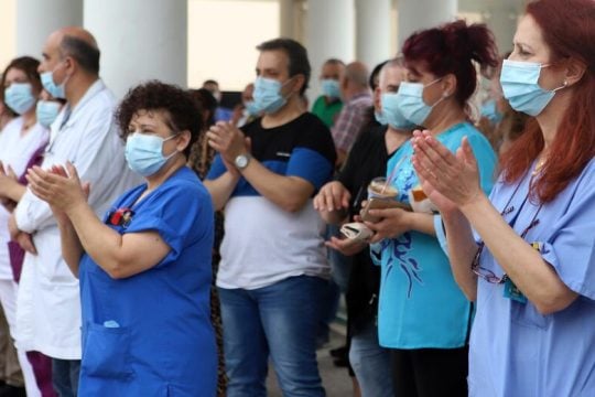 Δεν ακούν τις κραυγές αγωνίας, μόνο τα αγωνιστικά καλέσματα
