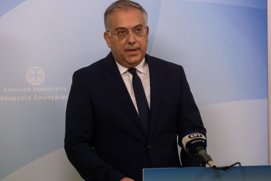 Δημόσιο: τηλεργασία, προσωπικό ασφαλείας, εξυπηρέτηση μόνο με ραντεβού
