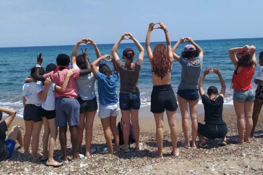 Ένα χέρι βοήθειας σε νέους που μεγαλώνουν σε κλειστές δομές