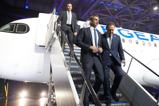 Και επιδοτείται και απολύει η Aegean
