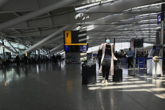 Εκτός των «ασφαλών χωρών» η ηπειρωτική Ελλάδα στη Μ. Βρετανία