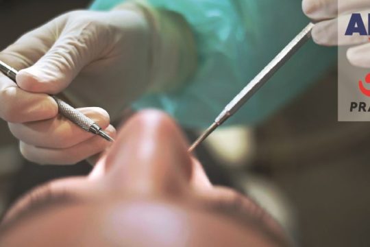 Η ΑΙΜ στηρίζει τη λειτουργία του οδοντιατρείου της ανεξάρτητης ανθρωπιστικής οργάνωσης PRAKSIS