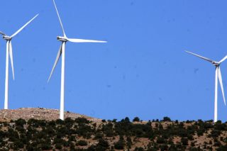 Μέτωπο 27 δημάρχων κατά αιολικών