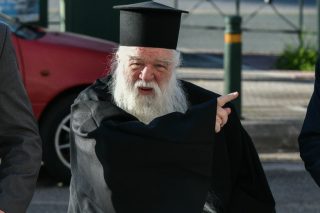 Θετικός στον νέο κορονοϊό ο πρώην μητροπολίτης Αμβρόσιος