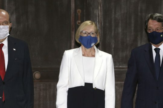 Αναγνωριστική συνάντηση Αναστασιάδη – Τατάρ με εμφανή τη διάσταση απόψεων