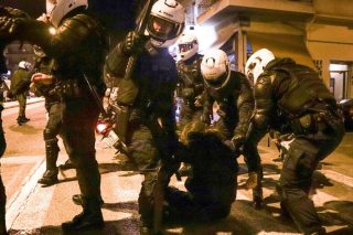 Αστυνομικοί βιαιοπραγούν τα όργανα συγκαλύπτουν