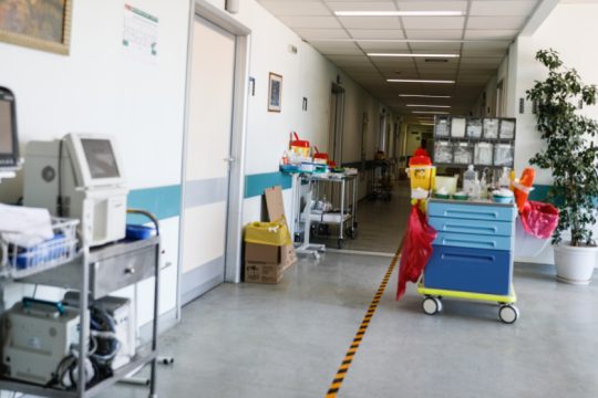 Κρατικός Προϋπολογισμός: Μείον 572 εκατ. οι δημόσιες δαπάνες για την υγεία το 2021