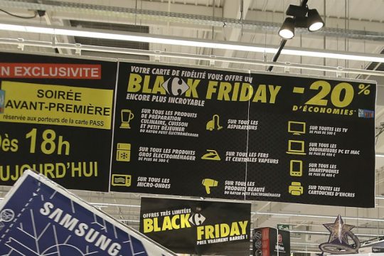 Αναβάλλεται η Black Friday στη Γαλλία