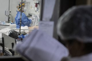 Κόβουν χειρουργεία από το ΕΣΥ και τα σπρώχνουν στον ιδιωτικό τομέα