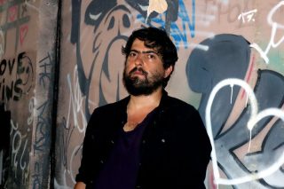 «Ο καλλιτέχνης που ταυτίζεται με την όποια κυβέρνηση χάνει τον δρόμο του»