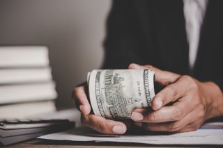 Δεύτε λάβετε… μίζα